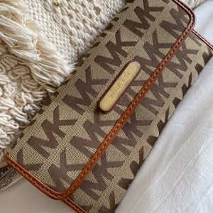 Michael kors wallet